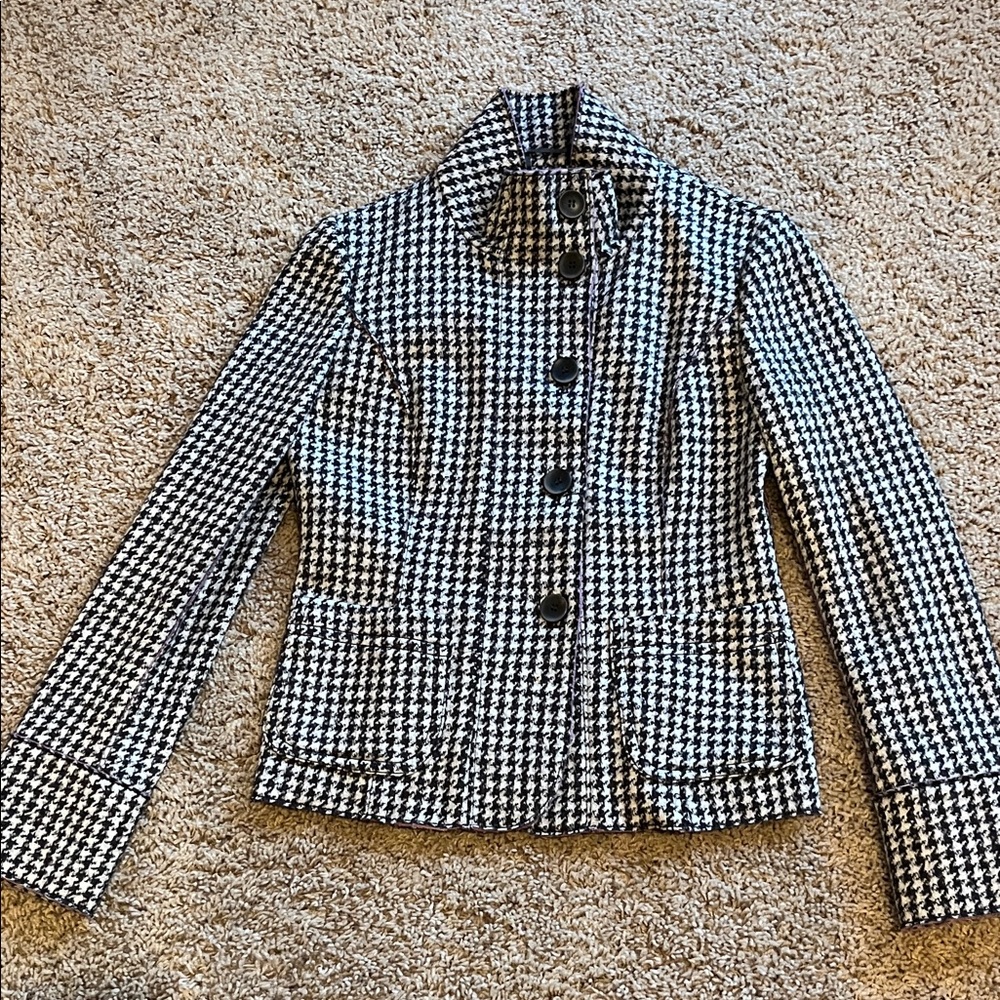 Weekend Max Mara Black and White Houndstooth Blazer